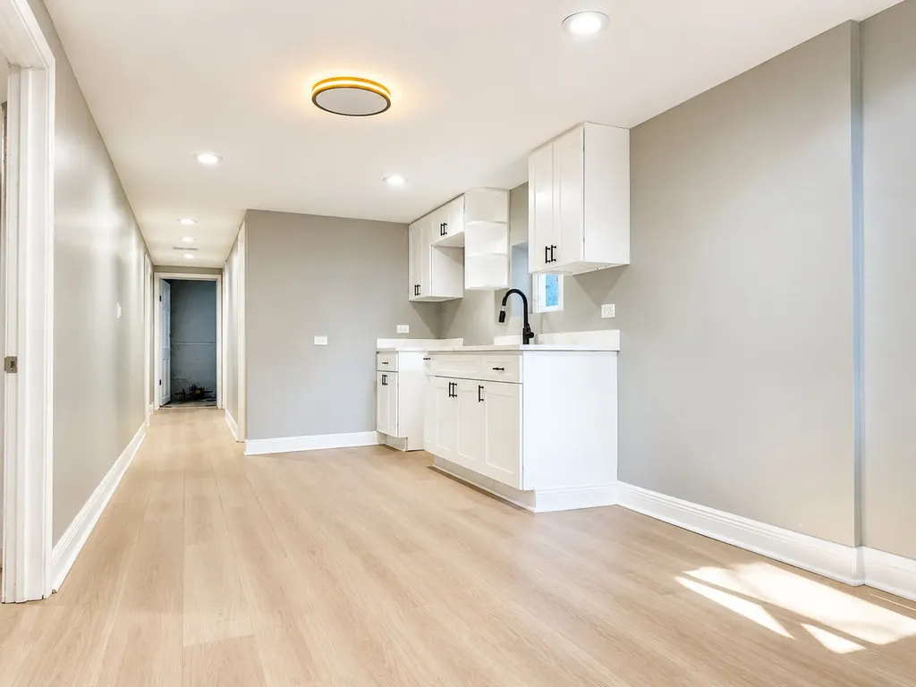 1747 North Luna Avenue Chicago IL 60639