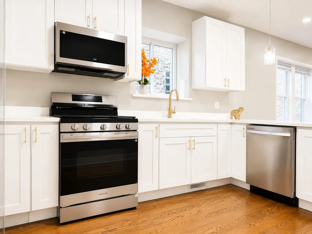 1747 North Luna Avenue Chicago IL 60639