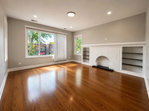 1747 North Luna Avenue Chicago IL 60639