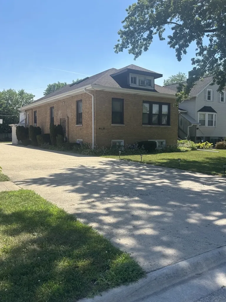 4825 West Jarlath Street Lincolnwood IL 60712