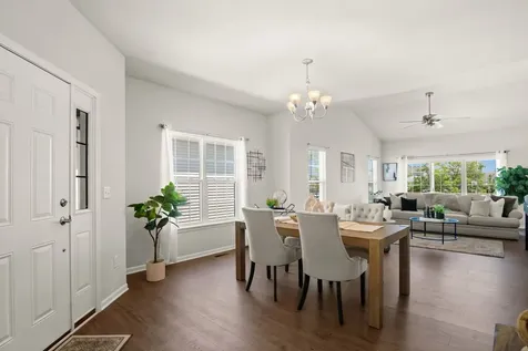 649 Elizabeth Street Elburn IL 60119