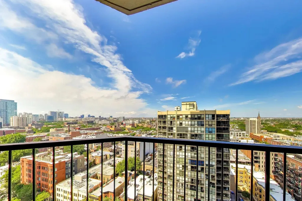 1560 North Sandburg Terrace Chicago IL 60610