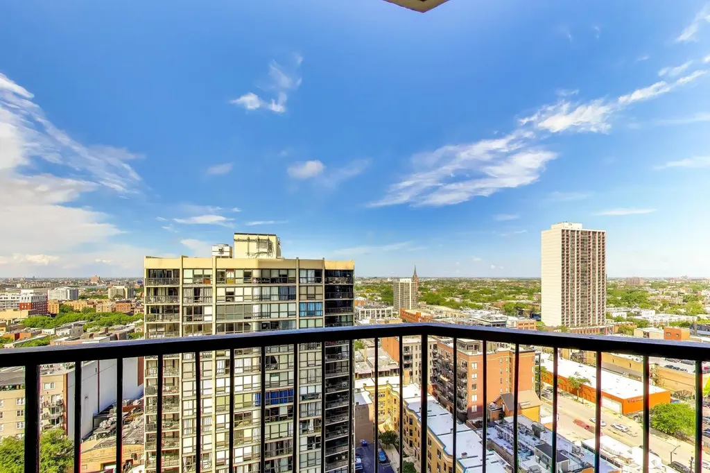 1560 North Sandburg Terrace Chicago IL 60610