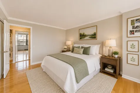 1560 North Sandburg Terrace Chicago IL 60610