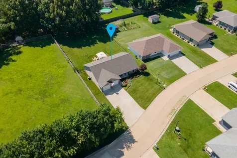1404 Dew Drop Drive Marion IL 62959