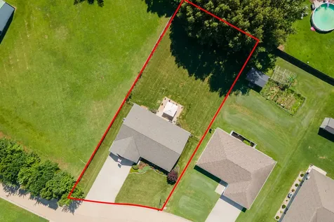 1404 Dew Drop Drive Marion IL 62959
