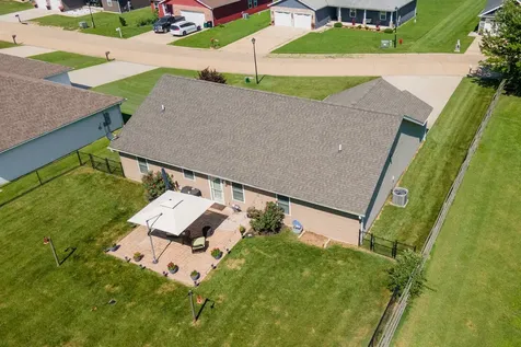 1404 Dew Drop Drive Marion IL 62959