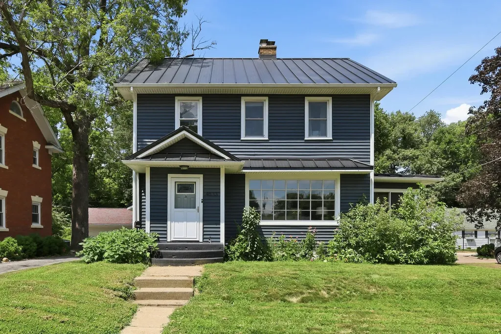 4533 13TH Avenue Rock Island IL 61201