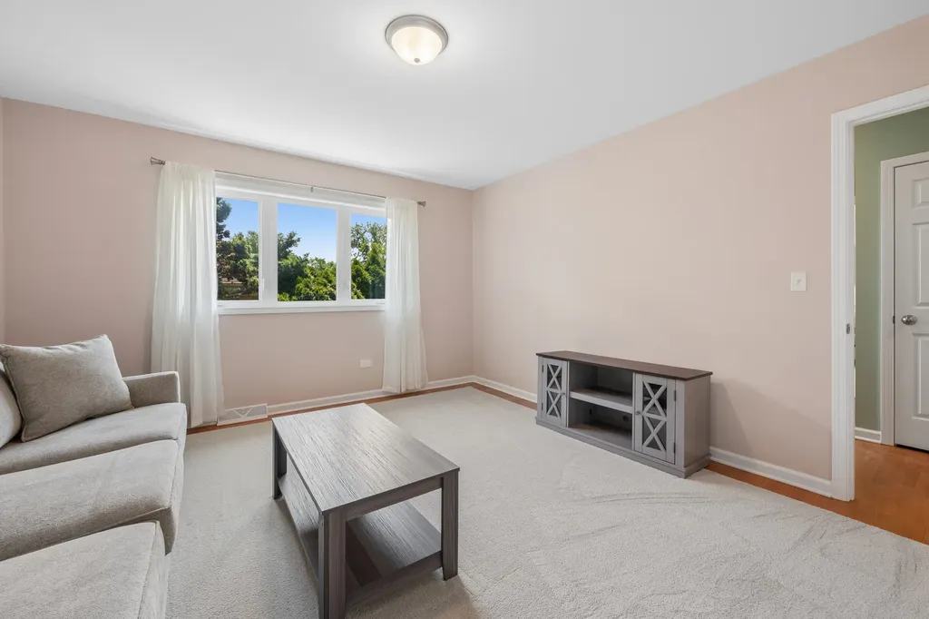 5626 North Kerbs Avenue Chicago IL 60646
