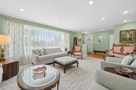 5626 North Kerbs Avenue Chicago IL 60646