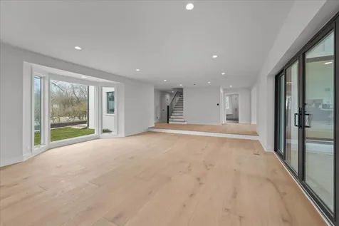22 Lakeview Terrace Highland Park IL 60035