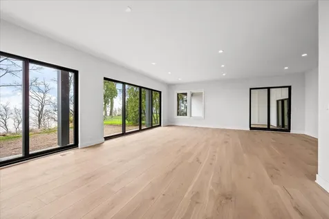 22 Lakeview Terrace Highland Park IL 60035