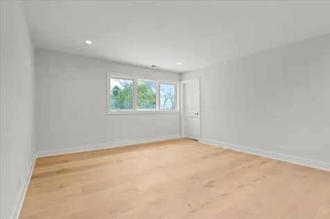 22 Lakeview Terrace Highland Park IL 60035