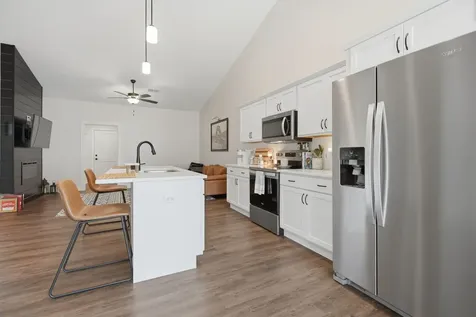 107 Beacon Harbor Parkway East Moline IL 61244