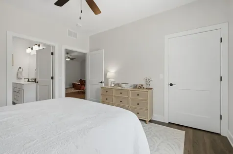 107 Beacon Harbor Parkway East Moline IL 61244