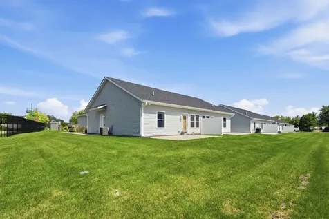 107 Beacon Harbor Parkway East Moline IL 61244