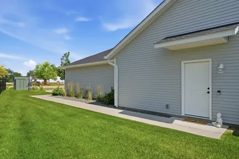 107 Beacon Harbor Parkway East Moline IL 61244