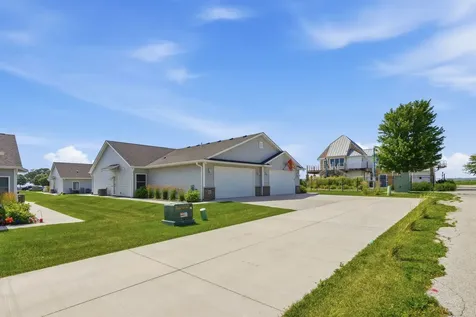 107 Beacon Harbor Parkway East Moline IL 61244