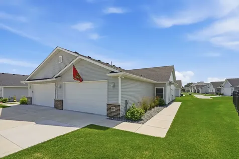 107 Beacon Harbor Parkway East Moline IL 61244