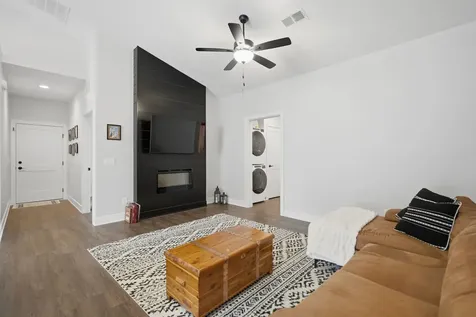 107 Beacon Harbor Parkway East Moline IL 61244