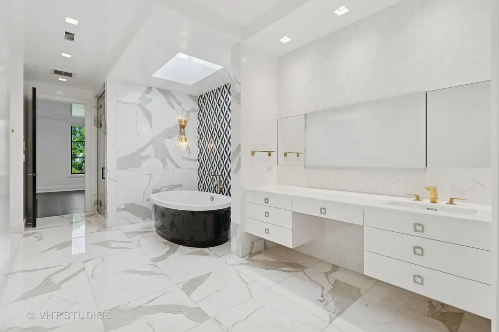 1878 North Orchard Street Chicago IL 60614