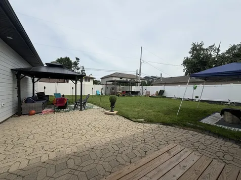 8501 South 84th Avenue Hickory Hills IL 60457