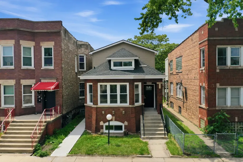 6828 South Champlain Avenue Chicago IL 60637
