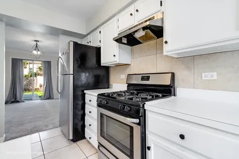 1008 Bentley Lane Bartlett IL 60103