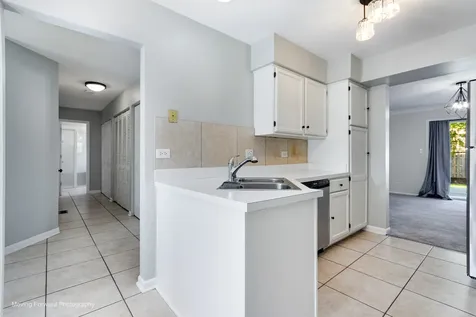1008 Bentley Lane Bartlett IL 60103