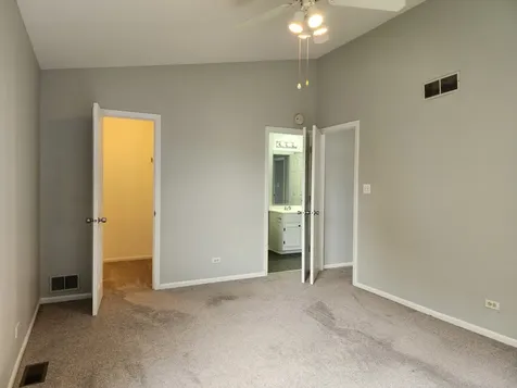 1008 Bentley Lane Bartlett IL 60103