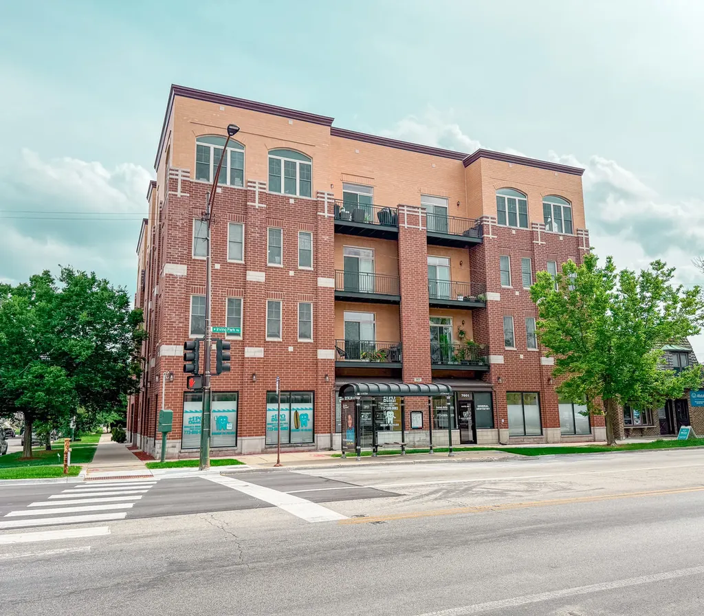 3954 North Oriole Avenue Chicago IL 60634