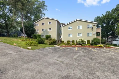 207 Fremont Street Woodstock IL 60098