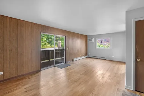 207 Fremont Street Woodstock IL 60098