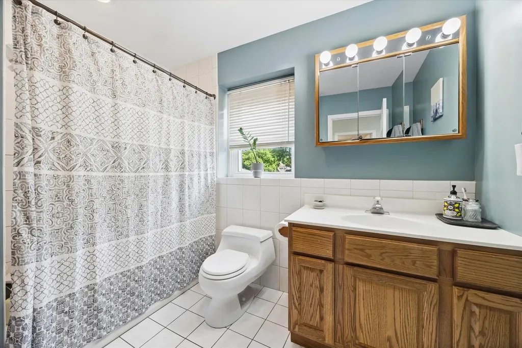 224 North Highland Avenue Elmhurst IL 60126