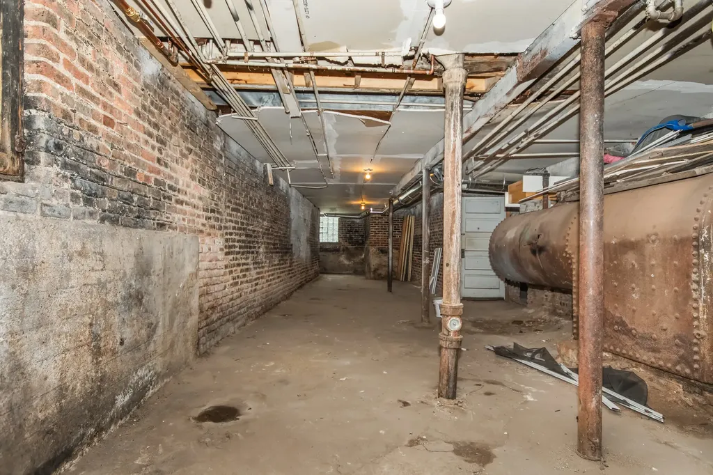 1509 East 69 Place Chicago IL 60637