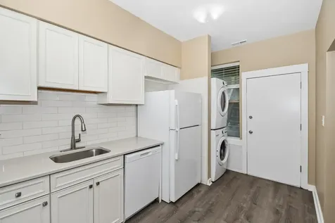 1509 East 69 Place Chicago IL 60637