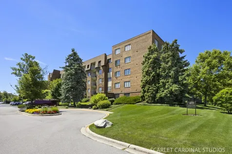 453 Raintree Drive Glen Ellyn IL 60137