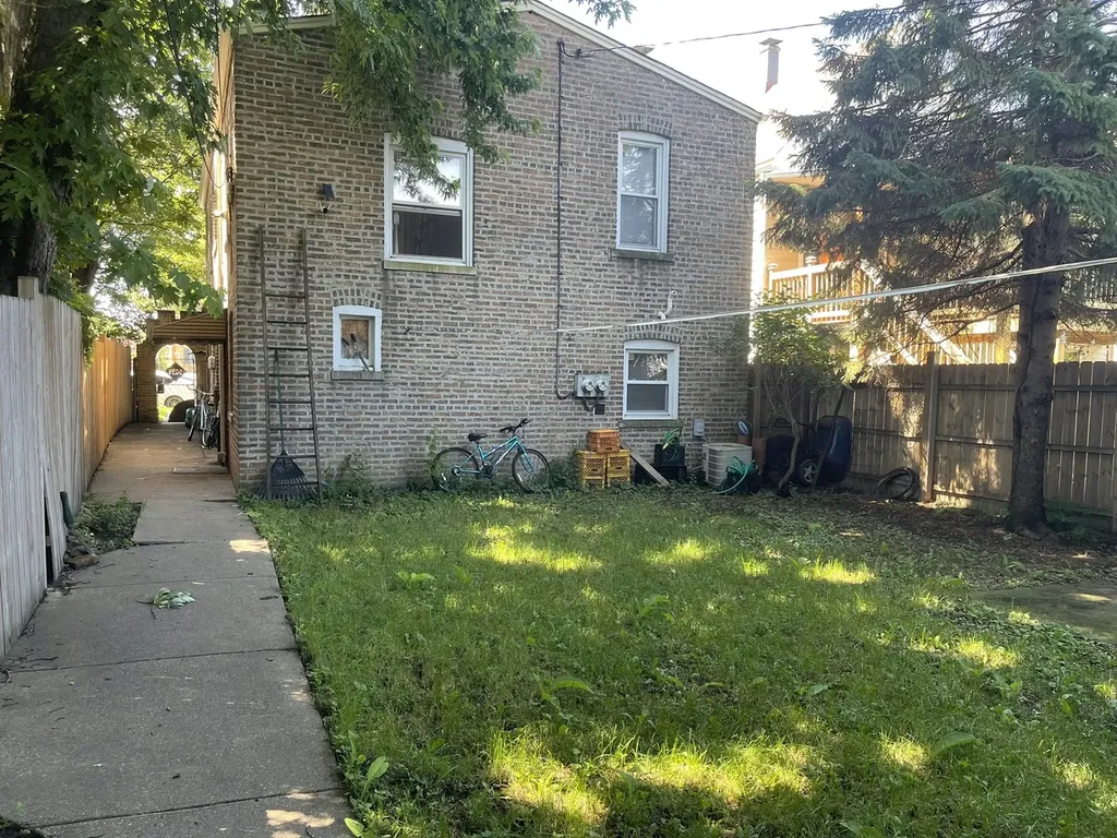 5034 West School Street Chicago IL 60641