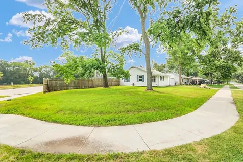 1408 Hedge Road Champaign IL 61821