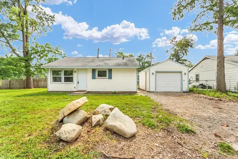 1408 Hedge Road Champaign IL 61821