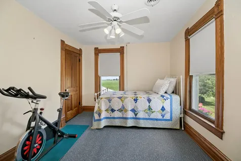 125 West 1st Avenue Clifton IL 60927