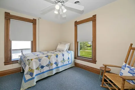 125 West 1st Avenue Clifton IL 60927