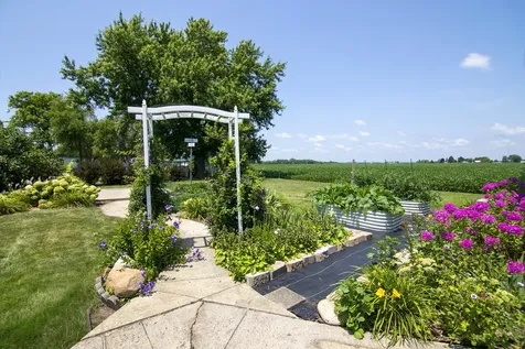 125 West 1st Avenue Clifton IL 60927