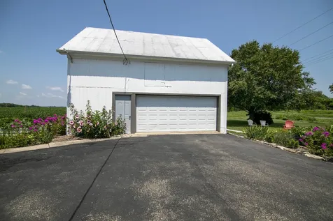125 West 1st Avenue Clifton IL 60927