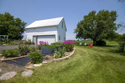 125 West 1st Avenue Clifton IL 60927