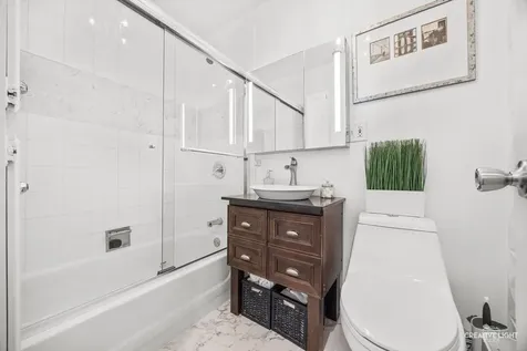 4438 North Nagle Avenue Harwood Heights IL 60706