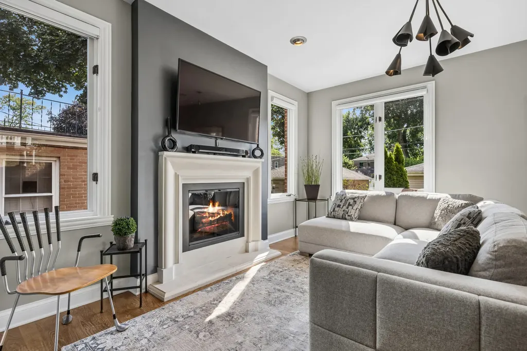 6341 North Le Mai Avenue Chicago IL 60646