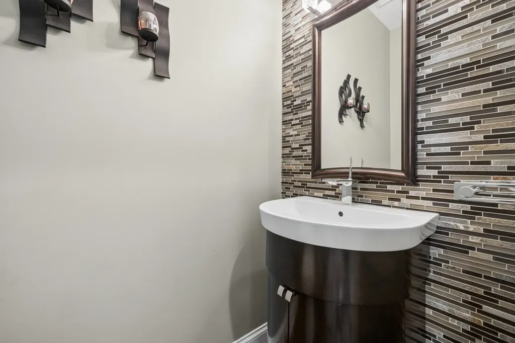 6341 North Le Mai Avenue Chicago IL 60646
