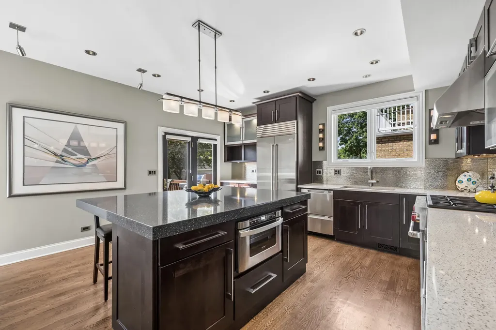 6341 North Le Mai Avenue Chicago IL 60646