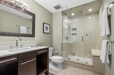 6341 North Le Mai Avenue Chicago IL 60646